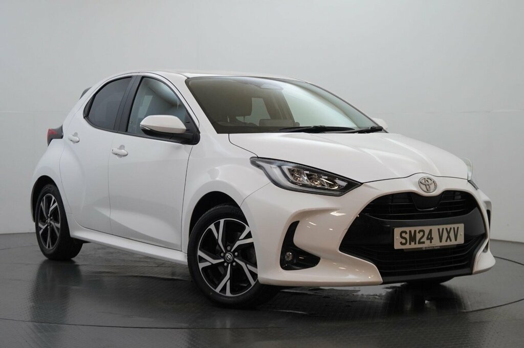 Toyota Yaris 1.5 Vvt-h Design E-cvt Euro 6 Ss White