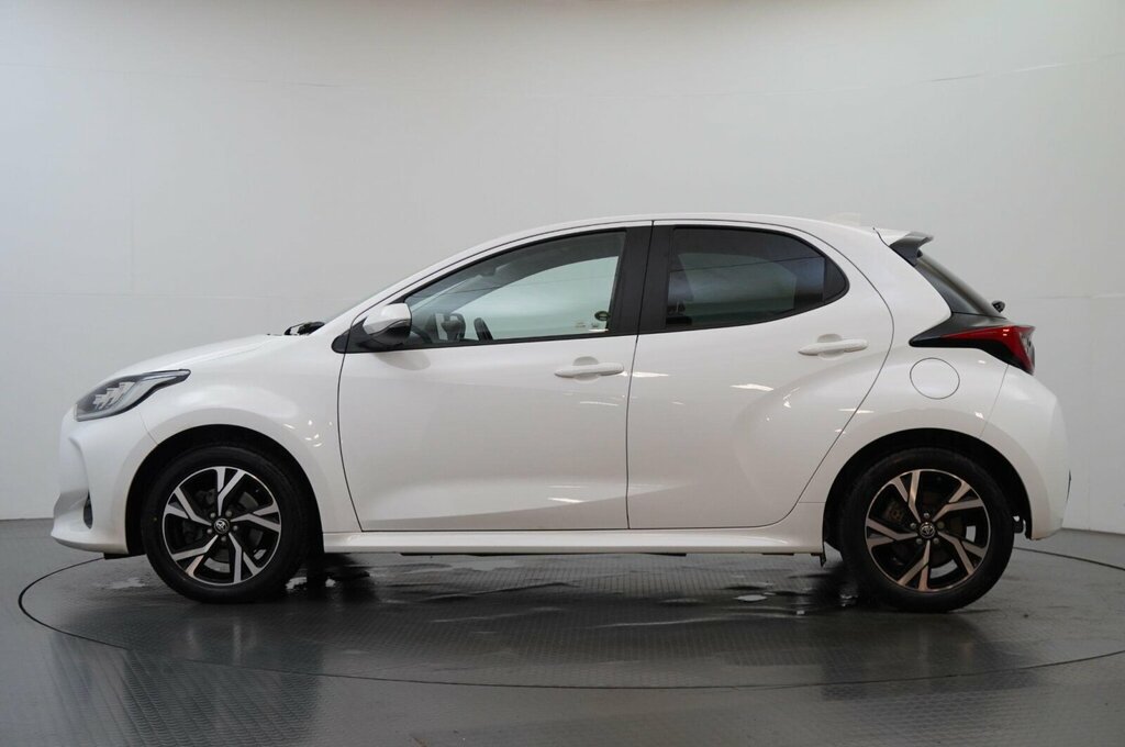 Toyota Yaris 1.5 Vvt-h Design E-cvt Euro 6 Ss SM24VXV White #4