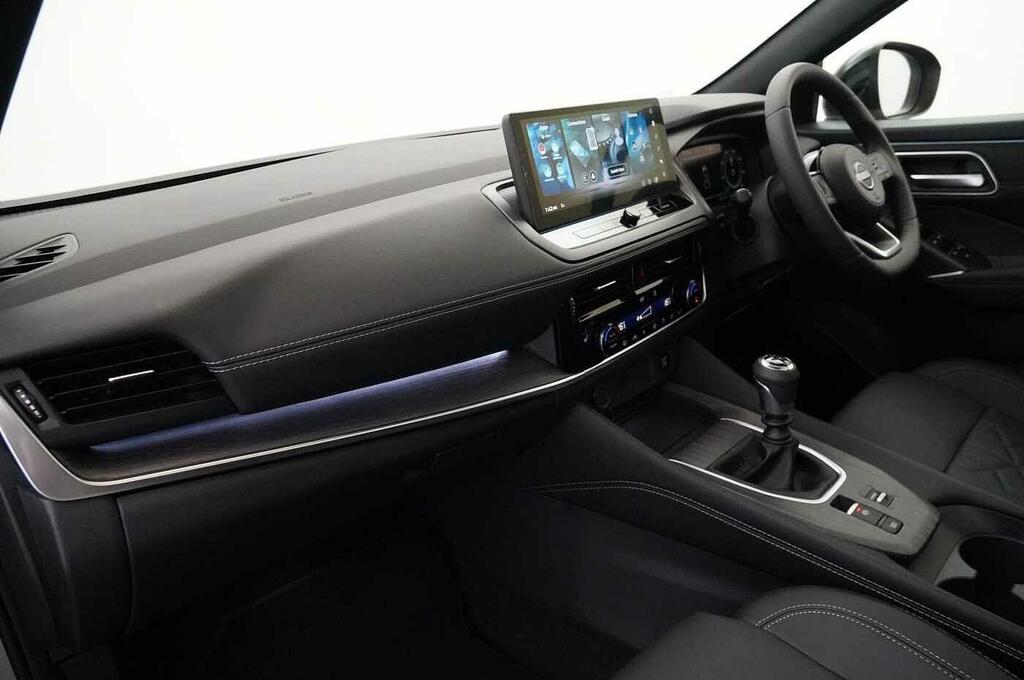 Nissan Qashqai 1.3 Dig-t Mh 140 Tekna With Panoramic Glass Roof A OW25TUJ Black #2
