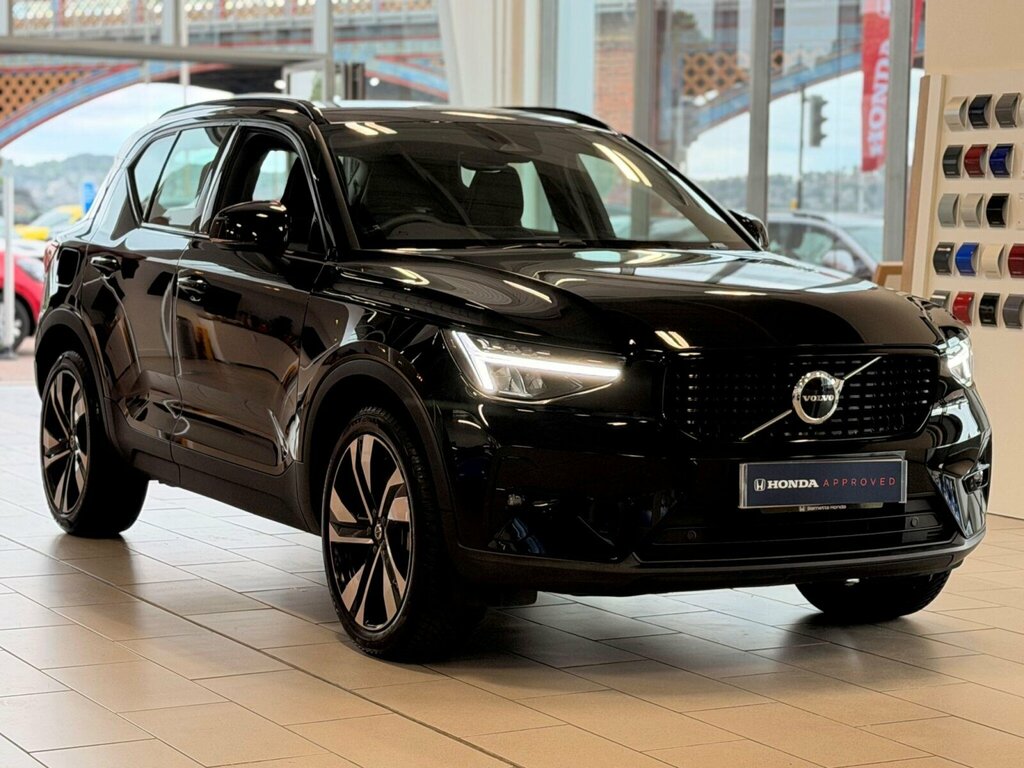 Volvo XC40 2.0 B3 Mhev Plus Dark Dct Euro 6 Ss Black