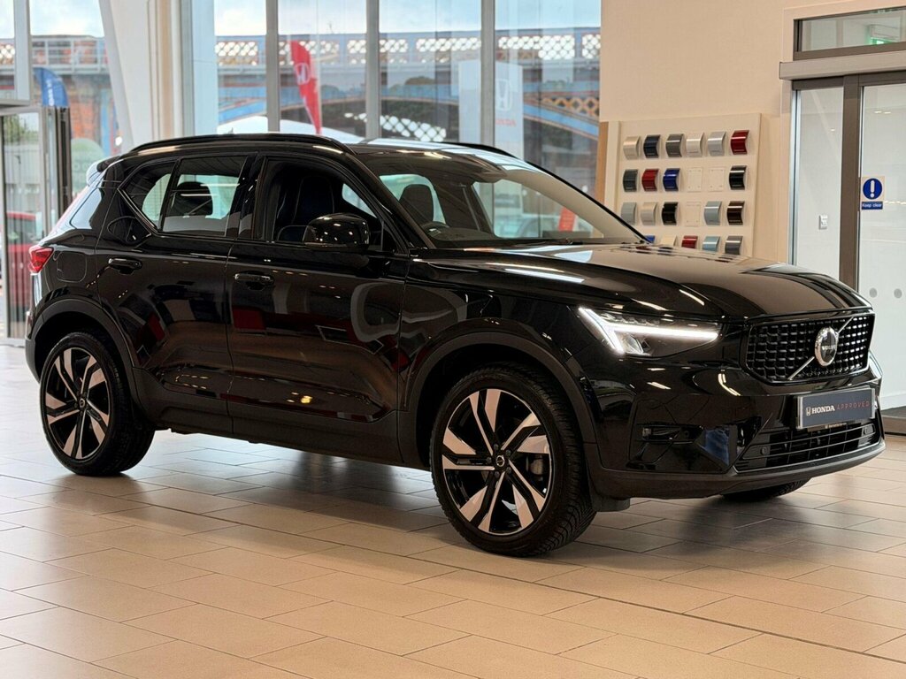 Volvo XC40 2.0 B3 Mhev Plus Dark Dct Euro 6 Ss ST74ZVZ Black #2