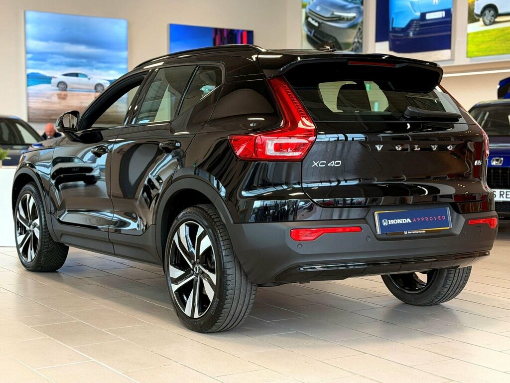 Volvo XC40 2.0 B3 Mhev Plus Dark Dct Euro 6 Ss ST74ZVZ Black #3