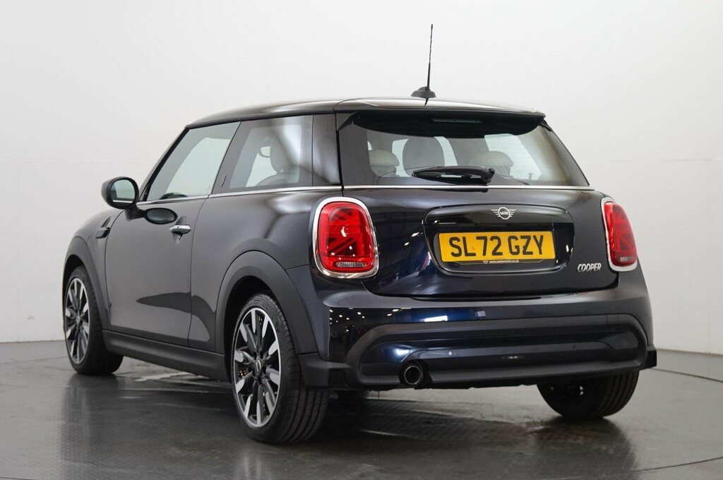 Mini Hatch 1.5 Cooper Exclusive Hatchback Steptron Black #3