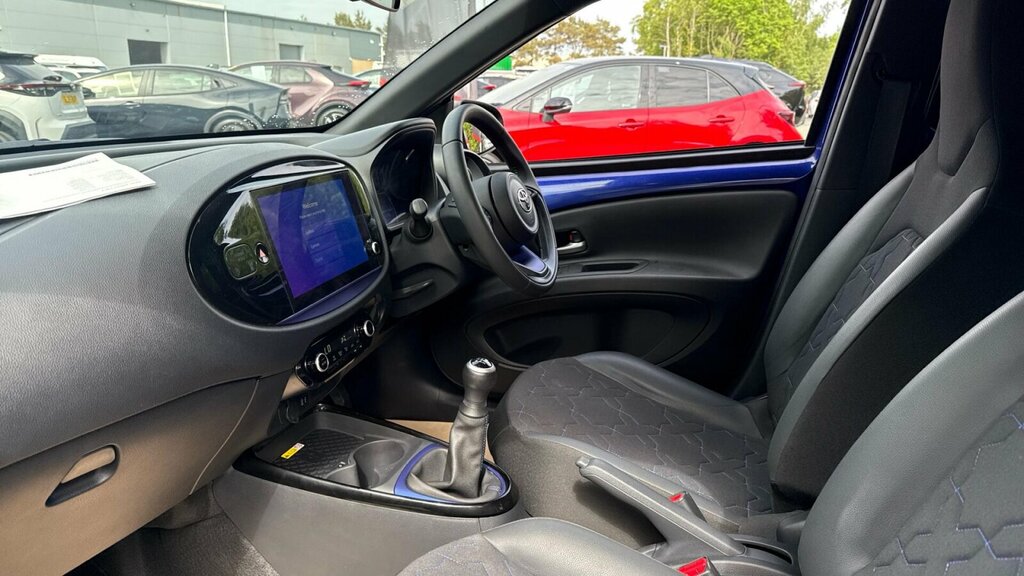 Toyota Aygo X 1.0 Vvt-i Exclusive Euro 6 Ss SO24UGT Blue #5