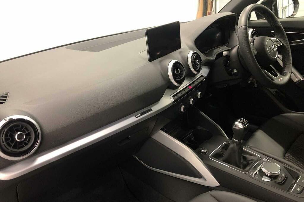 Audi Q2 S Line 35 Tfsi 150 Ps 6-Speed SO72VGC Black #2