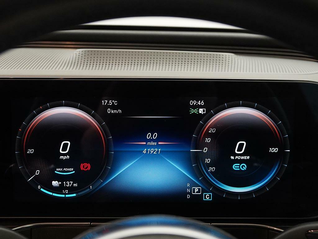Mercedes-Benz EQC Eqc 400 4Matic Amg Line Premium Plus Black #4