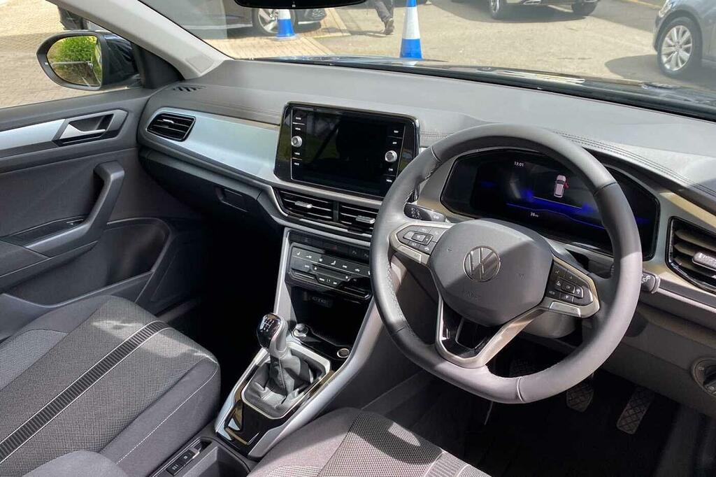 Volkswagen T-Roc 1.5 Tsi Match SL26WFP Black #6
