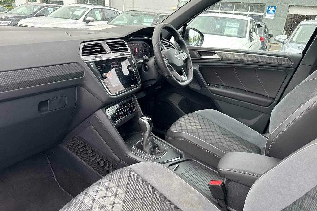 Volkswagen Tiguan 1.5 Tsi 150 R-line Edition Dsg SN73CAC Black #2