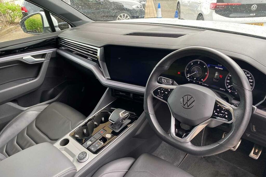 Volkswagen Touareg 3.0 V6 Tdi 4Motion R-line Tech White #6