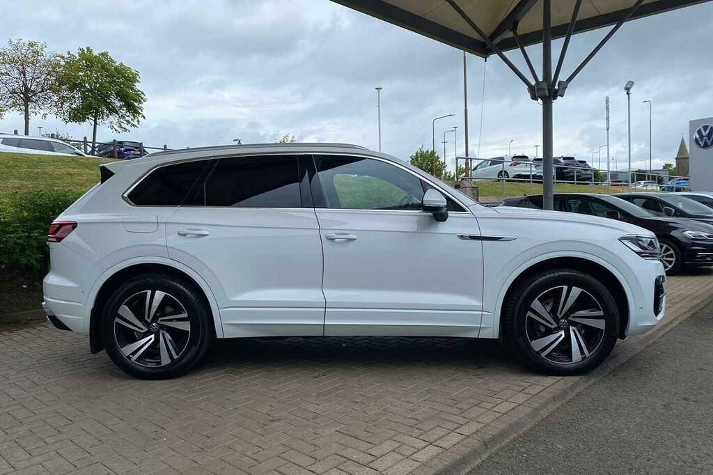 Volkswagen Touareg 3.0 V6 Tdi 4Motion R-line Tech White #4