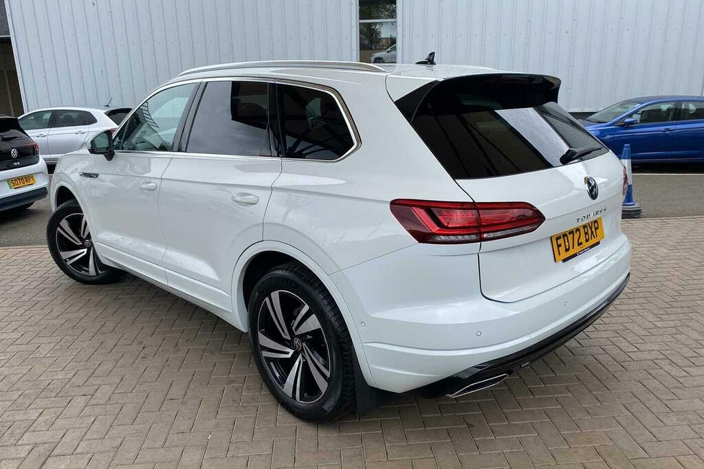 Volkswagen Touareg 3.0 V6 Tdi 4Motion R-line Tech White #3