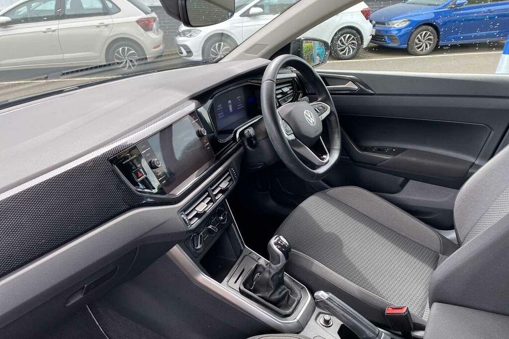 Volkswagen Polo 1.0 Tsi Life SL22UCC Black #2