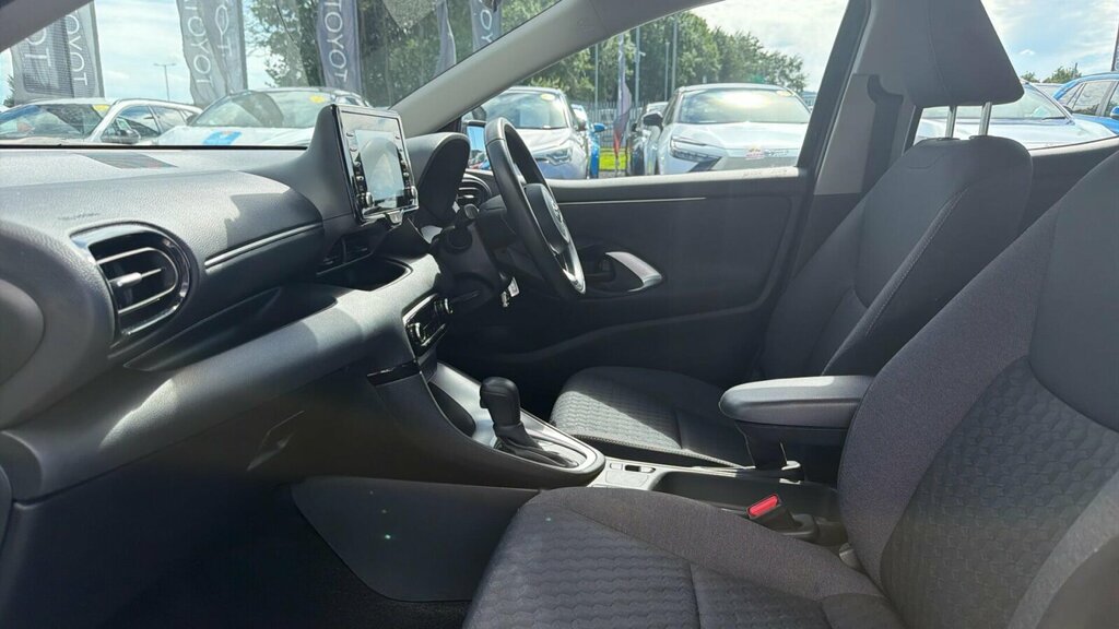 Toyota Yaris 1.5 Vvt-h Icon E-cvt Euro 6 Ss SM23WKJ Black #5