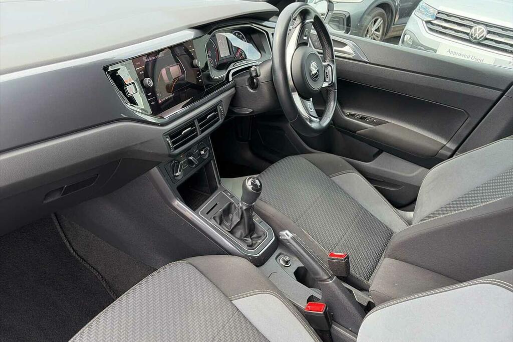 Volkswagen Polo 1.0 Tsi 95 R-line SA71NWB White #2
