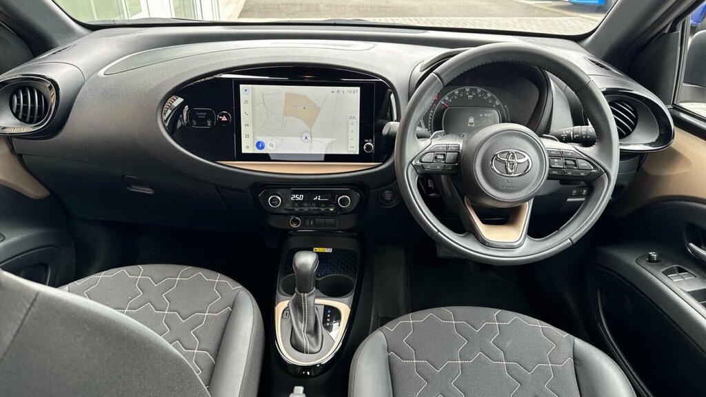 Toyota Aygo X 1.0 Vvt-i Exclusive Hatchback X-shift E SN24PNA Beige #6