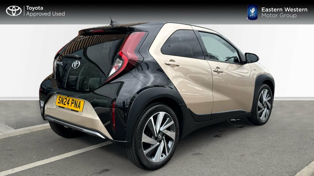 Toyota Aygo X 1.0 Vvt-i Exclusive Hatchback X-shift E SN24PNA Beige #2