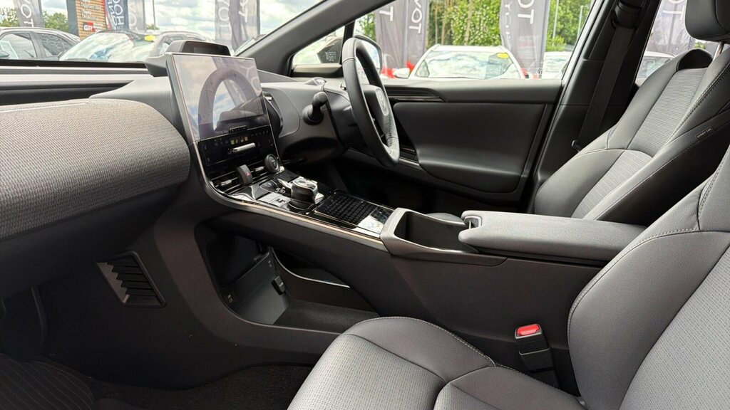 Toyota bZ4X 71.4Kwh Vision Awd 11Kw Obc White #5
