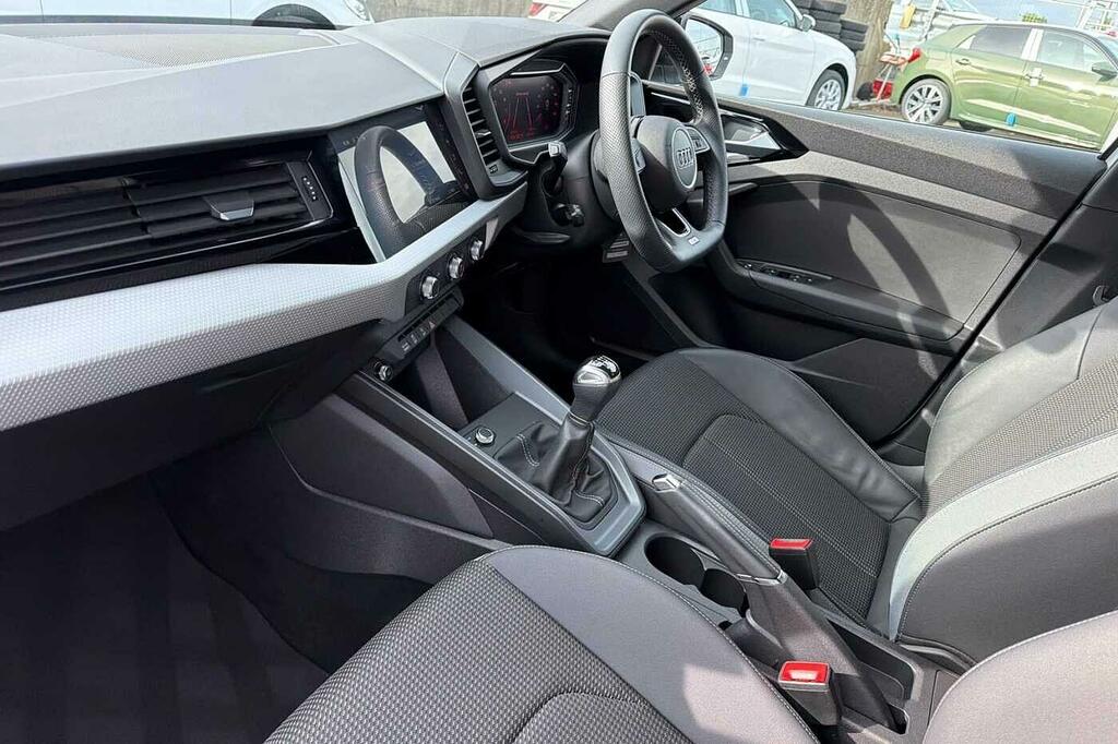 Audi A1 Black Edition 30 Tfsi 110 Ps 6-Speed White #2