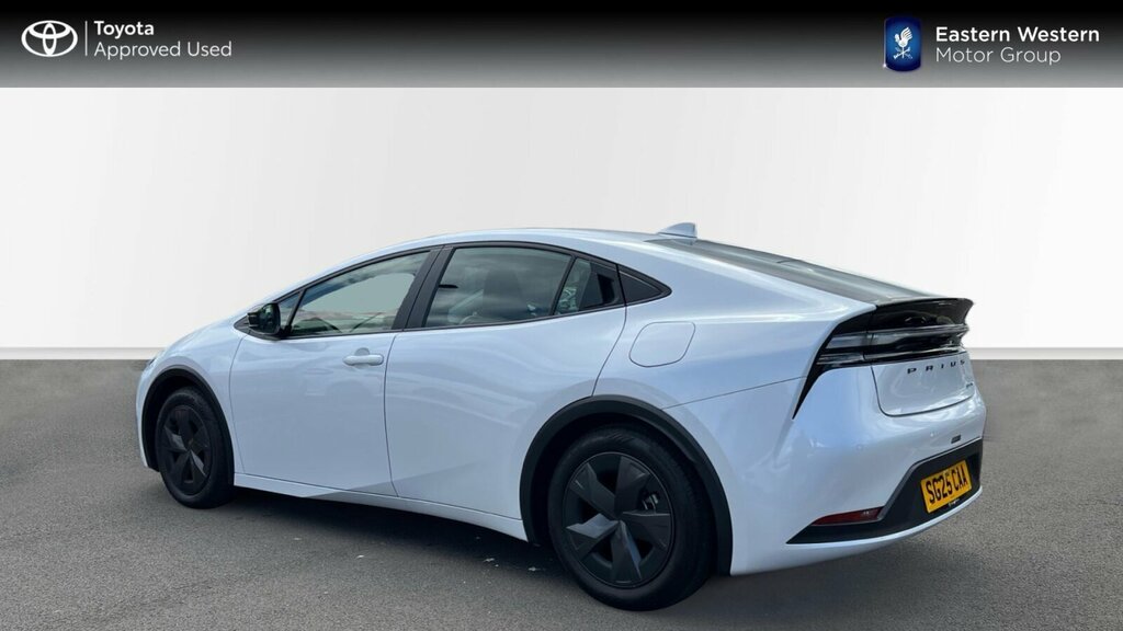 Toyota Prius 2.0 13.6Kwh Design Cvt Euro 6 Ss SG25CAA White #4
