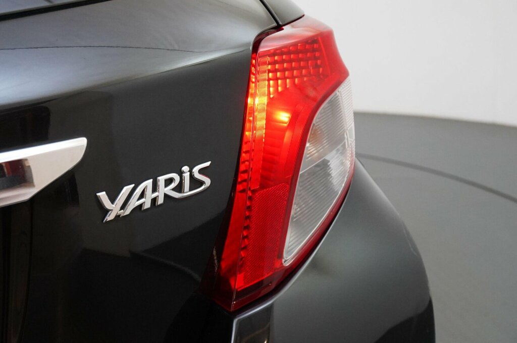 Toyota Yaris Tr White #31