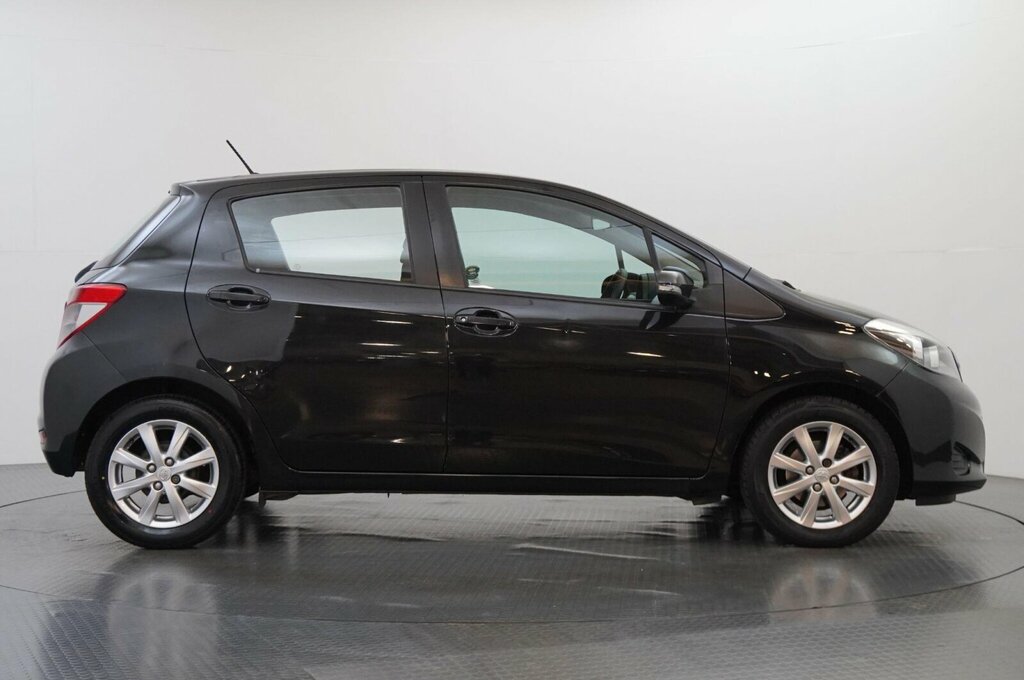 Toyota Yaris Tr White #6