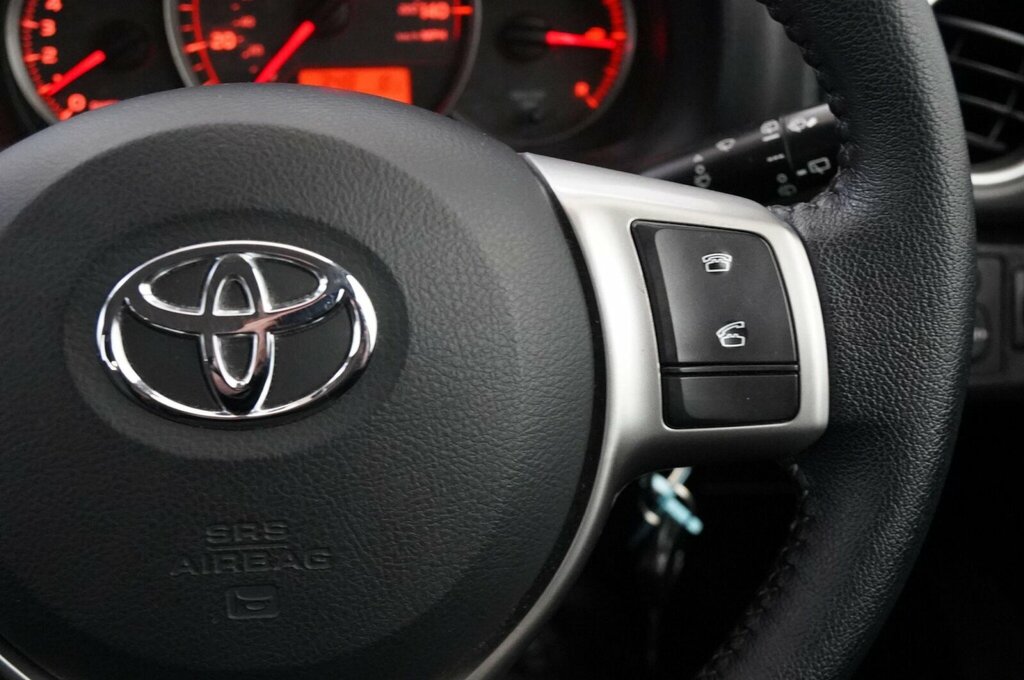 Toyota Yaris Tr White #26