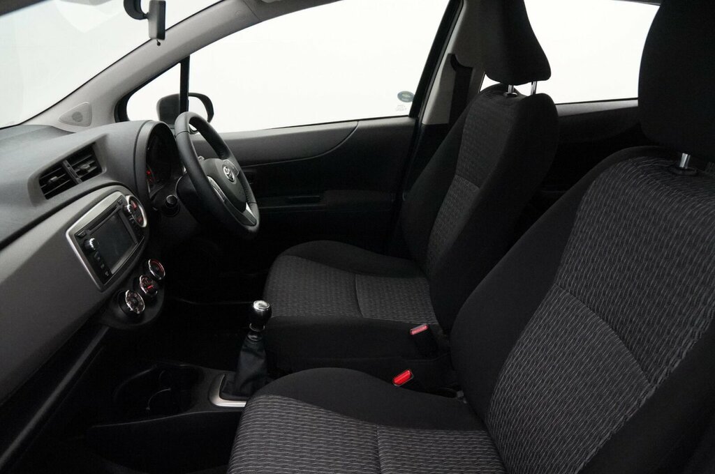 Toyota Yaris Tr White #28