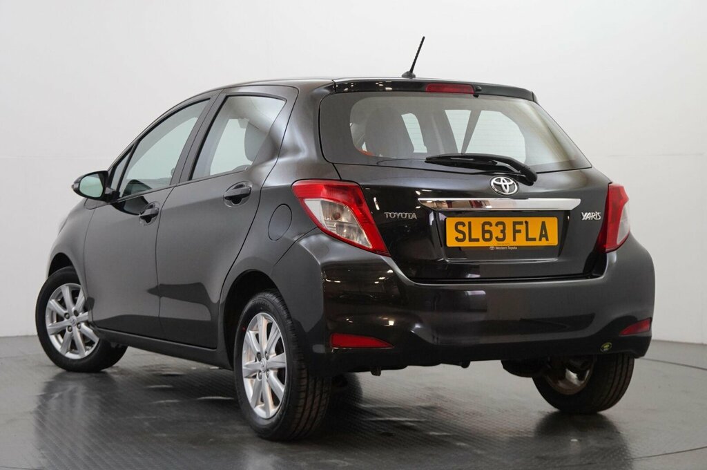 Toyota Yaris Tr White #3