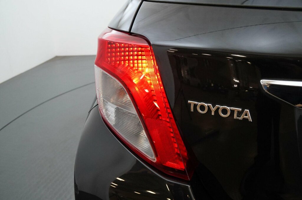 Toyota Yaris Tr White #30
