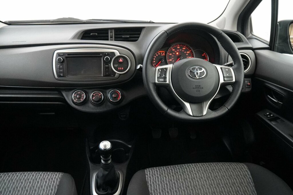 Toyota Yaris Tr White #10