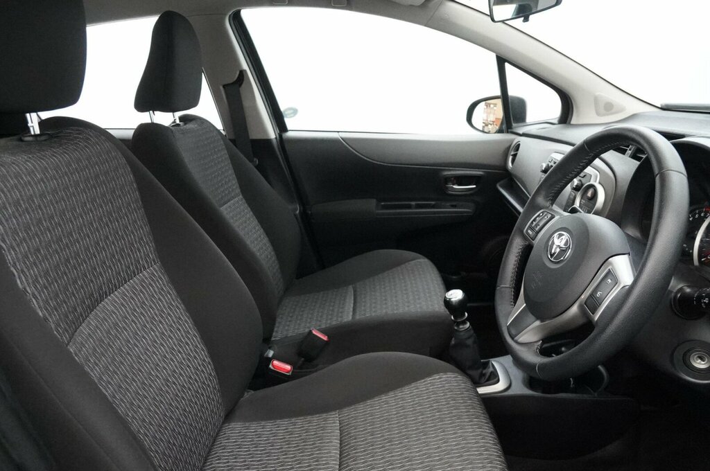 Toyota Yaris Tr White #14