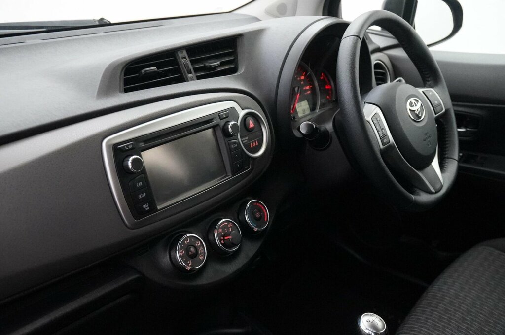 Toyota Yaris Tr White #12