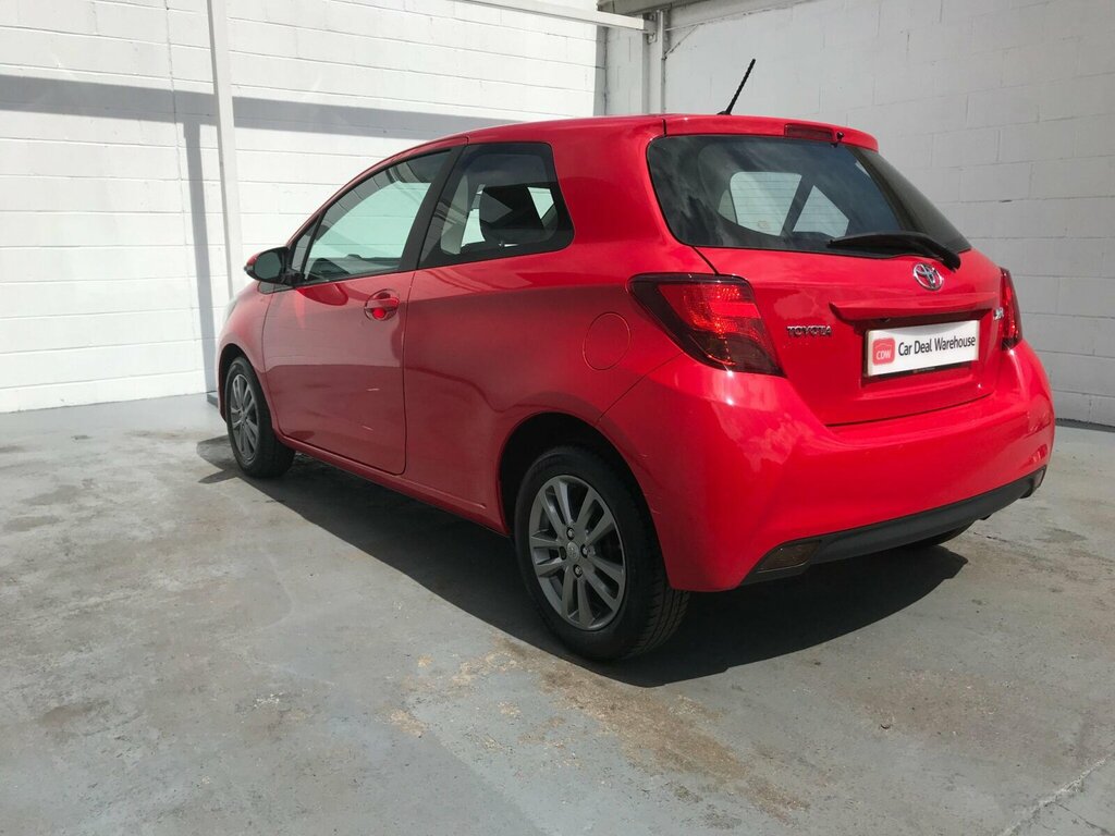 Toyota Yaris 1.0 Vvt-i Icon Euro 6 Red #3