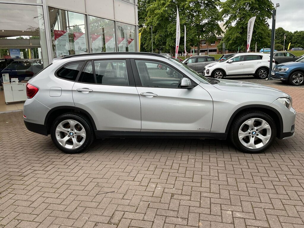 BMW X1 Black #8