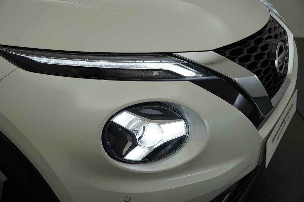 Nissan Juke Acenta White #8