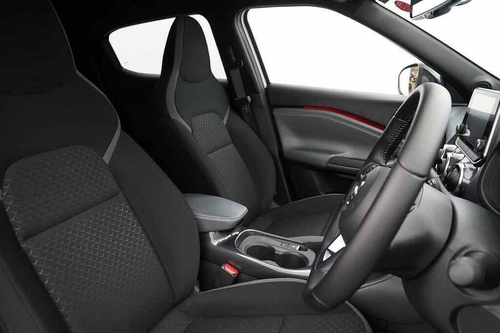 Nissan Juke Acenta White #16