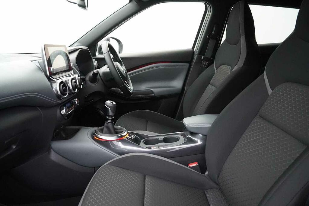Nissan Juke Acenta White #14