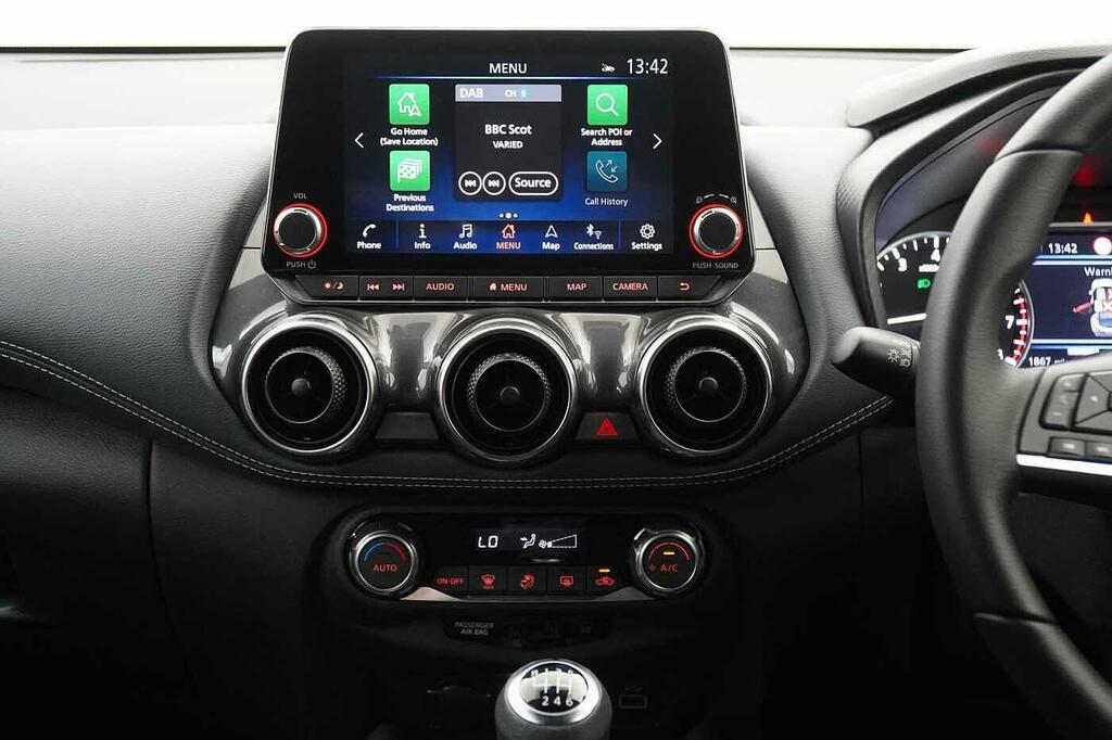 Nissan Juke Acenta White #23