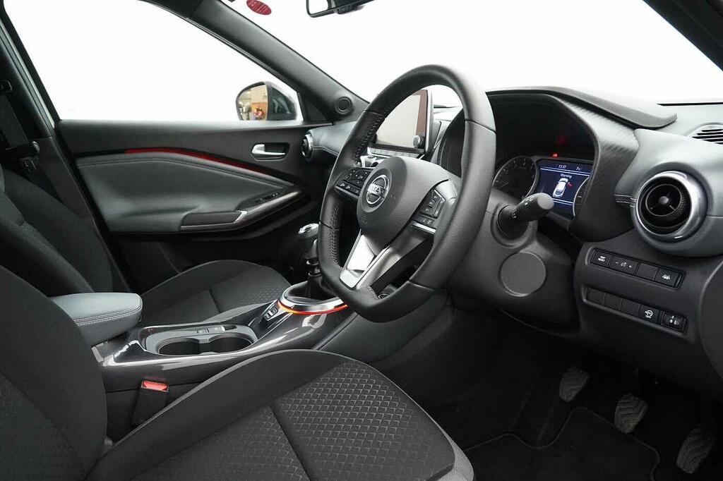 Nissan Juke Acenta White #17