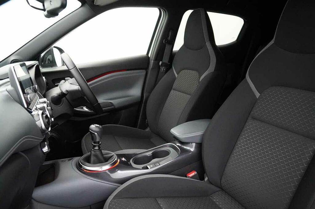 Nissan Juke Acenta White #15