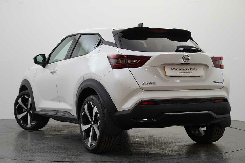 Nissan Juke Acenta White #3