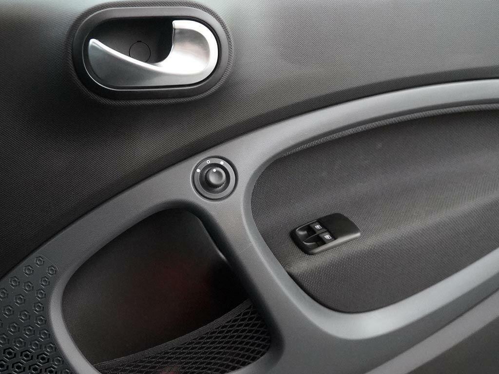 Smart Fortwo Coupe Eq Fortwo Pulse Premium Black #17