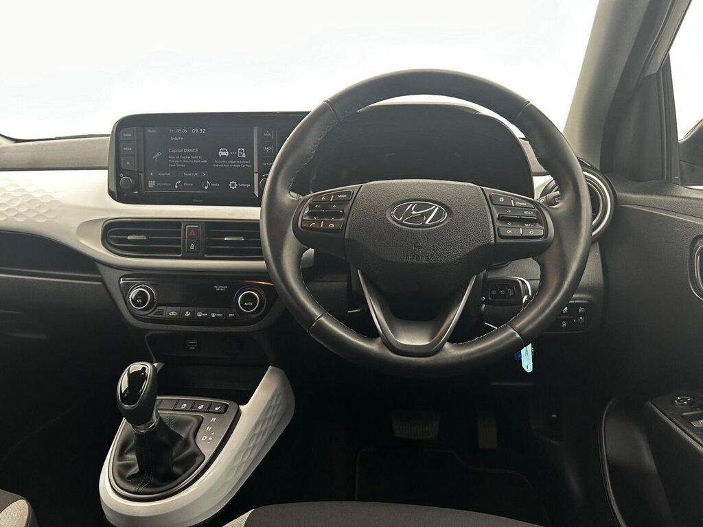 Hyundai I10 Hatchback Green #22