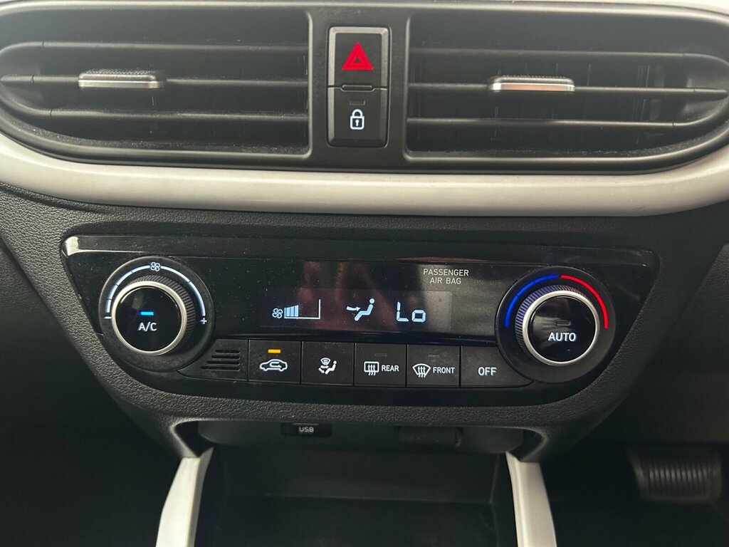Hyundai I10 Hatchback Green #13