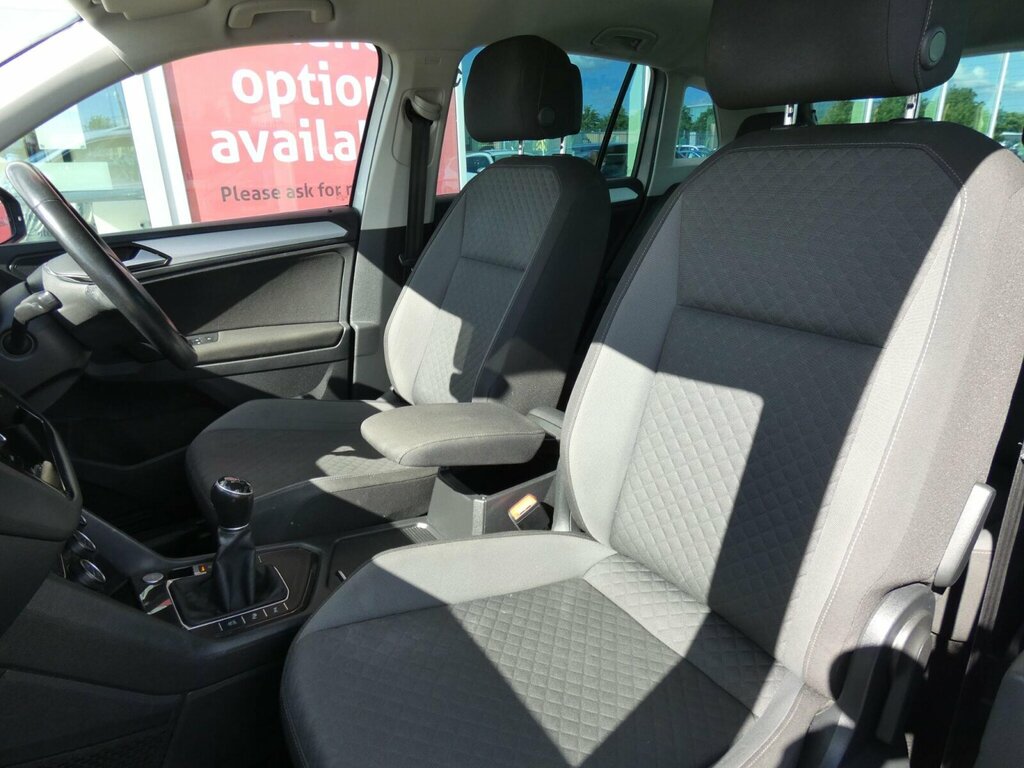 Volkswagen Tiguan 1.5 Tsi Evo Match Euro 6 Ss SV19OKX Silver #2