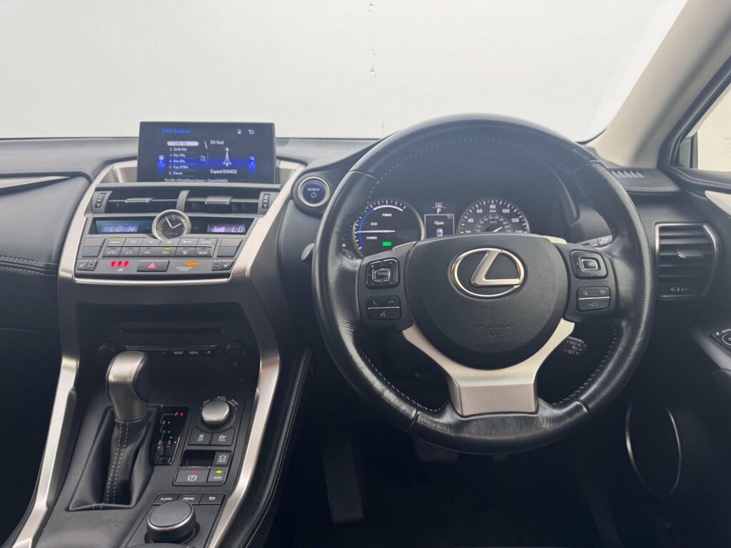 Lexus NX 300H Luxury Silver #7
