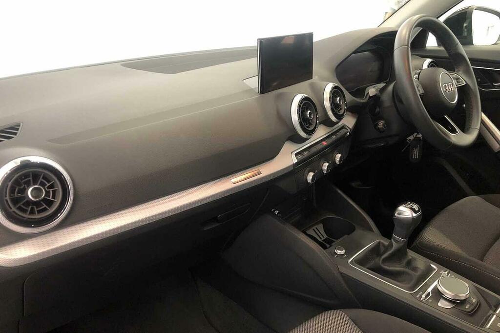 Audi Q2 Sport 30 Tfsi 110 Ps 6-Speed Black #2