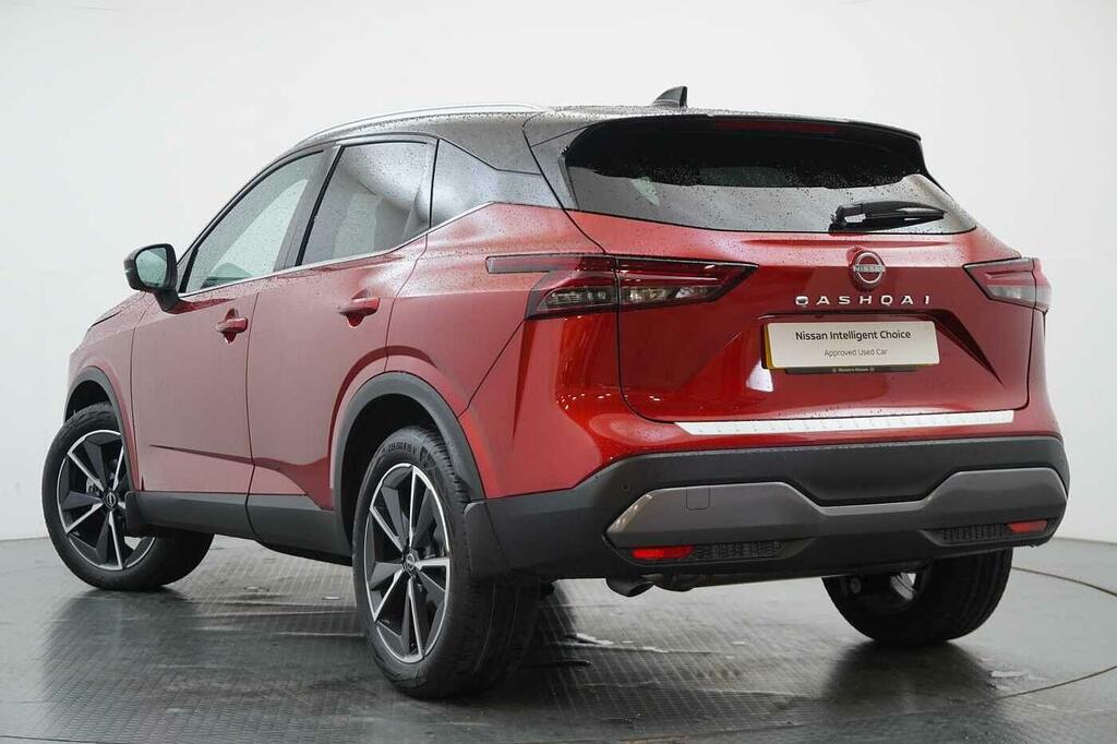 Nissan Qashqai 1.3 Dig-t Mh 140 Tekna With Glass Roof And Drive A Red #3