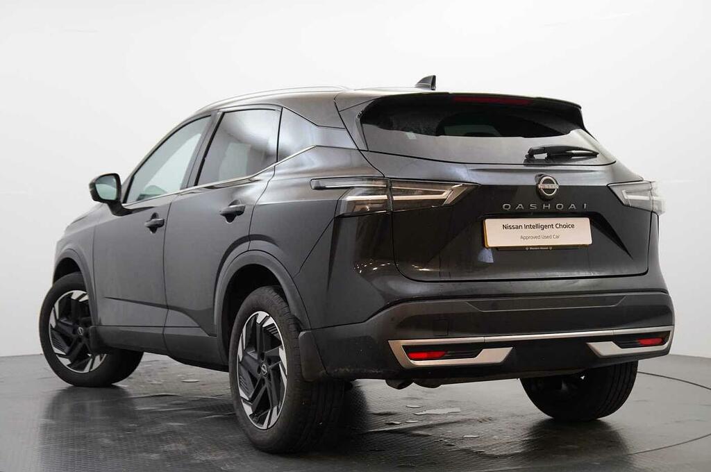 Nissan Qashqai 1.3 Dig-t Mh 140 N-connecta With Glass Roof Pack SM75DCX Black #3