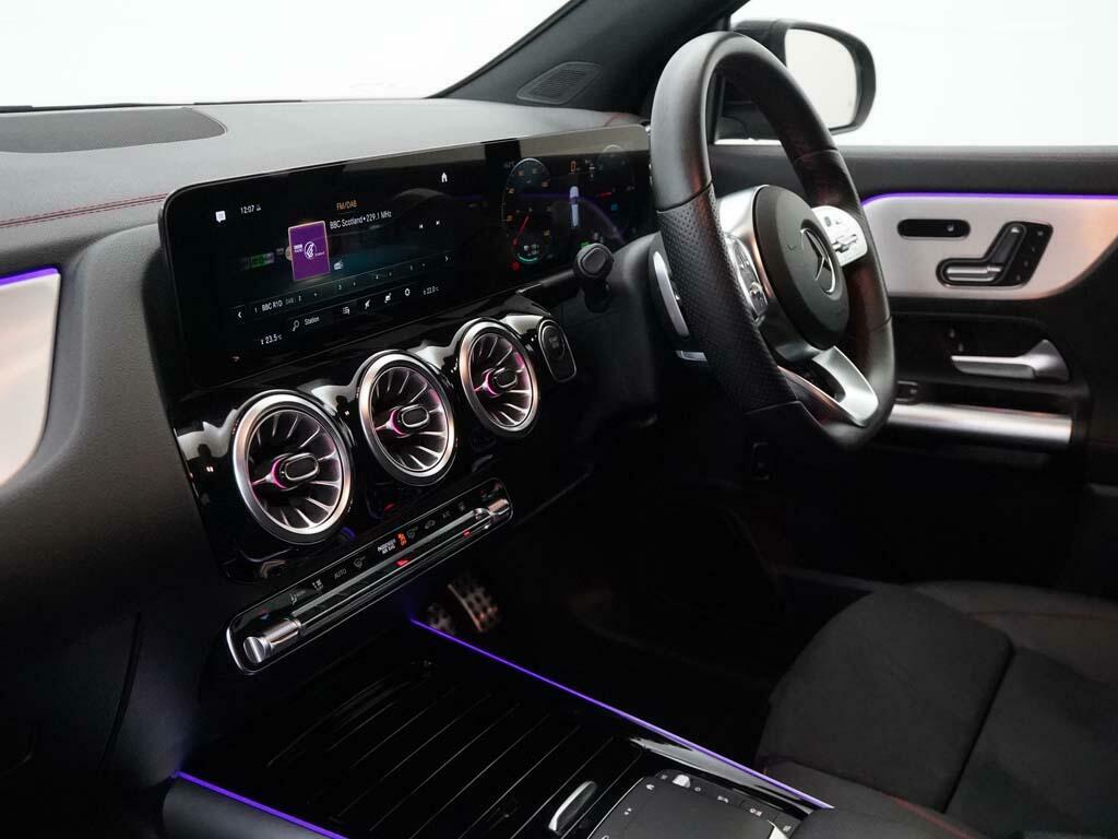 Mercedes-Benz EQA Eqa 350 4Matic Amg Line Premium Black #3